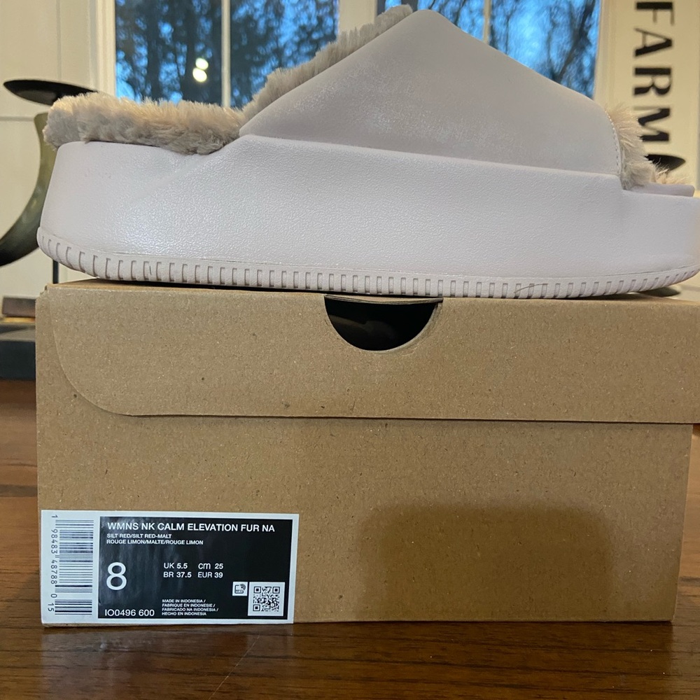 Nike clam Elevation Cozy Pink with tan  Fur-Lined Slides Women's SZ 8 - Picture 2 of 12